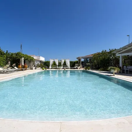 Aparthotel Salinola 3